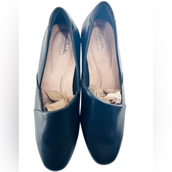 Clarks Black Leather Loafers Sleek Minimalist Design Like New No Box - Picture 7 of 9